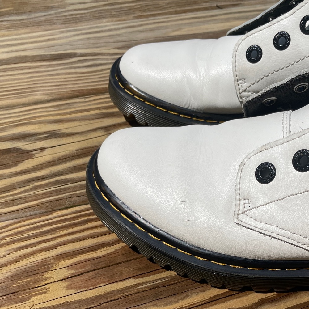 White Lace Up Dr. Martens Boots - Women’s Size 8 - Picture 8 of 9